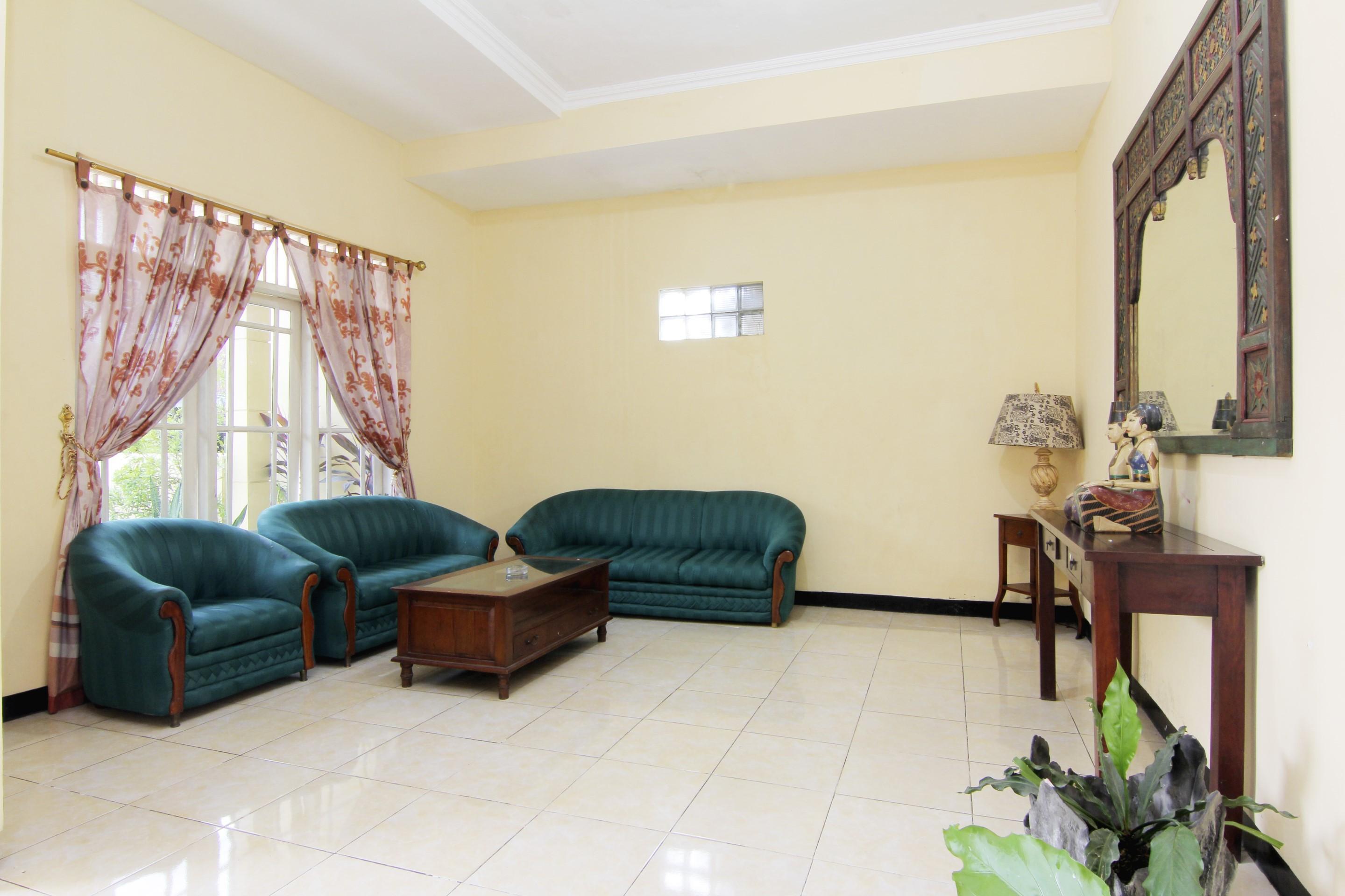 Jj House Gejayan Hotel Kejayan Exterior photo